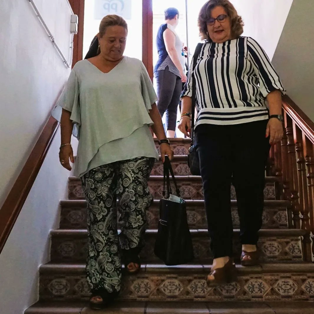 AngelaHidalgo07's tweet photo. Diario de Campaña
#28M #Huelma
✅ Si hay una candidata del @pp_jaen con ganas, ilusión y fuerza, esa es..#AnaMariaGuzman y el gran equipo del que se ha rodeado.
✅ Más de 4 años luchando por su pueblo y escuchando a sus vecinos.
Gracias @PPHuelma x transmitirme vuestra ilusión https://t.co/wJxvchQkBe