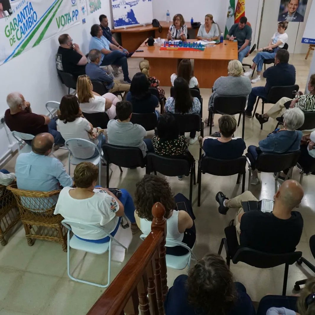 AngelaHidalgo07's tweet photo. Diario de Campaña
#28M #Huelma
✅ Si hay una candidata del @pp_jaen con ganas, ilusión y fuerza, esa es..#AnaMariaGuzman y el gran equipo del que se ha rodeado.
✅ Más de 4 años luchando por su pueblo y escuchando a sus vecinos.
Gracias @PPHuelma x transmitirme vuestra ilusión https://t.co/wJxvchQkBe