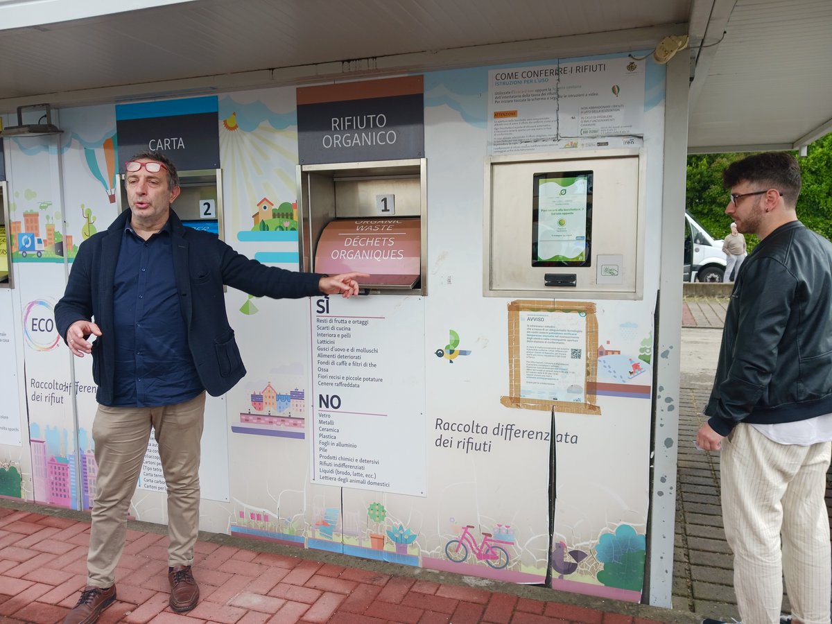 ProjectMedina's tweet photo. @ProjectMedina Tour Day 2: visiting #Parma Pay-As-You-Throw systems, and meeting Deputy Mayor Borghi in charge of waste management ! https://t.co/8fZYqqT2Ob