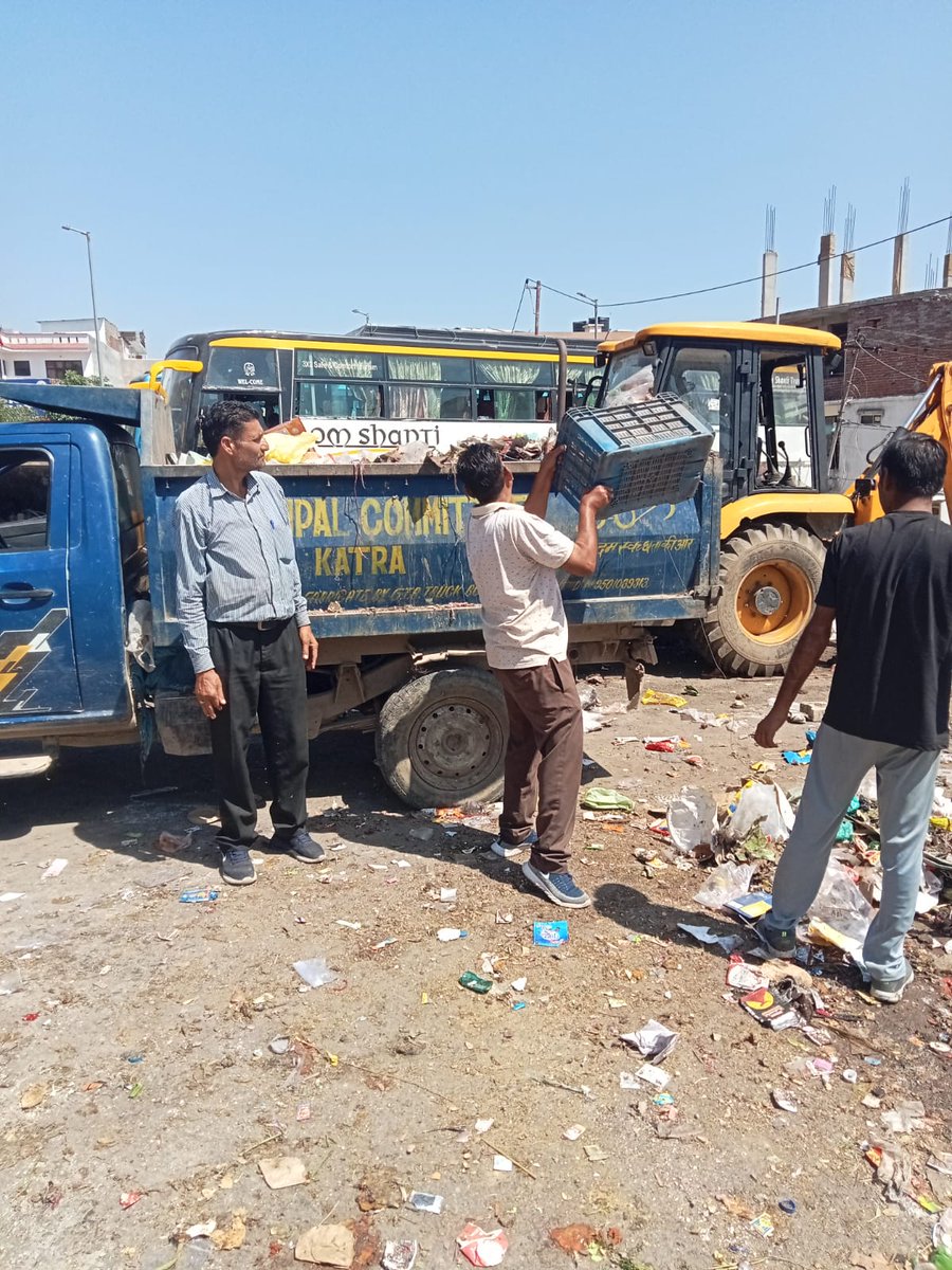 KatraMck's tweet photo. Elemination of gvps at counter no 2 by IEC team municipal committee katra
@JammuUlb 
@aiilsgjk https://t.co/mx5nIIAyRJ