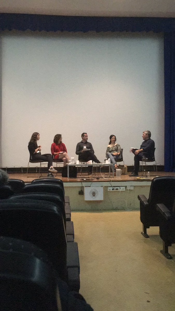 MuPAI_BBAA's tweet photo. En la mesa de arte en la educación formal.  Amparo Alonso Sanz “hay que potenciar el placer de tocar el barro, tallar la madera de olivo”. https://t.co/JqhTKm955w