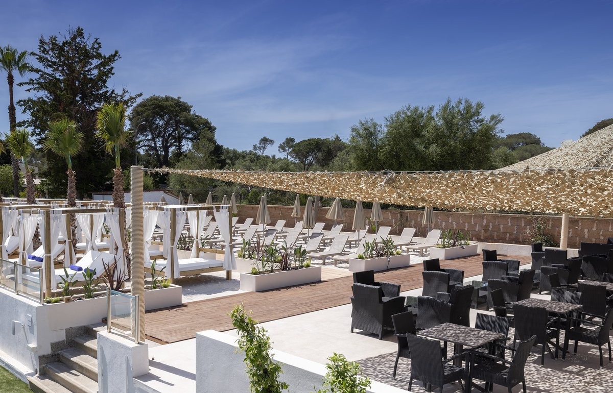 sebogoes's tweet photo. Hemos estado pasando unos días en el #hotel #ZeroDrachDelMar en la bella localidad de #PortoCristo y no podemos sino decir GRACIAS a toda la familia ZERO que tan bien nos han hecho sentir. ¡Qué pasada de #beachclub! Tienes que probarlo.

Imagen proporcionada por @ZeroHotels https://t.co/FWzLakcWPg