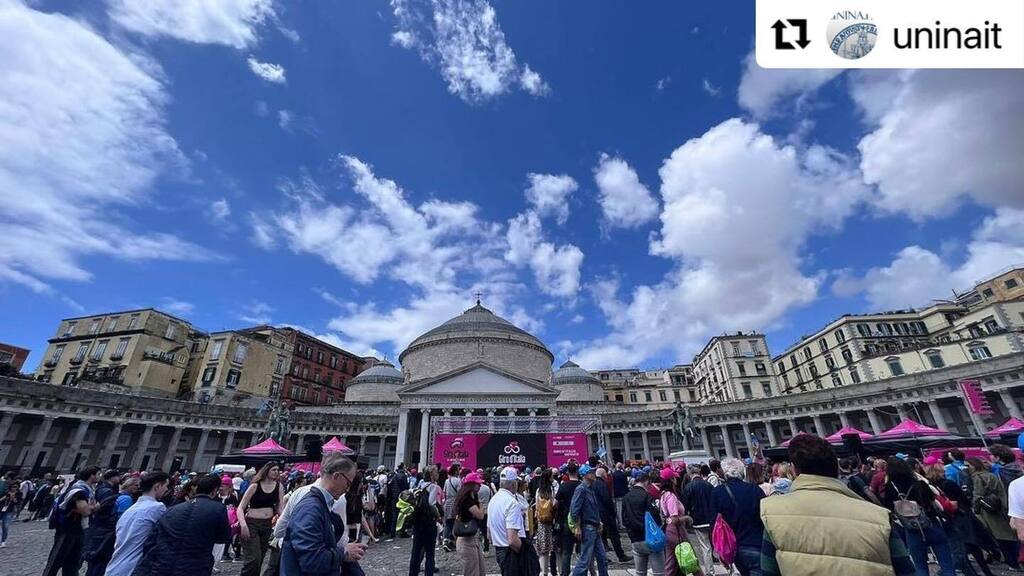 #Repost <a href="/uninait/">Unina Federico II</a> with <a href="/use/">Roslyn K.</a>.repost
・・・
La Scienza in Bicicletta 

Seminari e dimostrazioni in piazza in occasione della #tappa napoletana del #giroditalia 

<a href="/giroditalia/">Giro d'Italia</a> 

#unina #napoli #FedericoII #terzamissione #giro #scienza #bicicletta