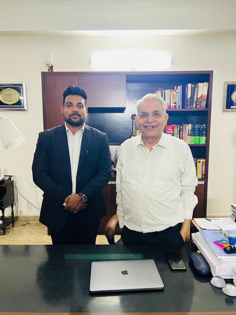 Elated to seek blessings of Rt. Justice Shri V K Shukla sir. 🙏🏻