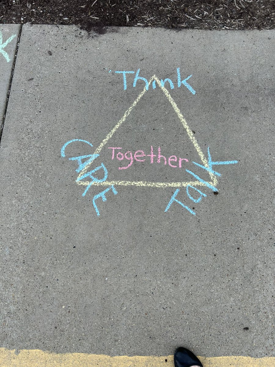 DLSDCounselors's tweet photo. This morning’s @deerlakessd MS faculty meeting included time outdoors writing positive messages and placing green flags in our landscape to support #MentalHealthAwarenessMonth 💚 #DLTogether @DLMSPrincipal @drabate_dlms @Stand2getherPgh https://t.co/eTGcuWccIn
