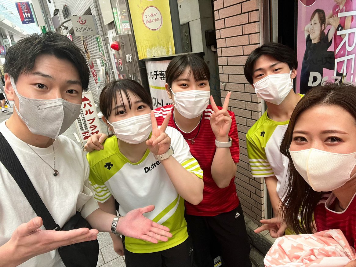 DSkengou0724's tweet photo. 今日は新しくnobitel入りした、高円寺店の小針店長とミーティング🤝
パワフルがスタッフに伝染してる😨
店長ってほんまにみんな違っておもしろいな〜
@ds031khrntk https://t.co/t0X6zGCnlI
