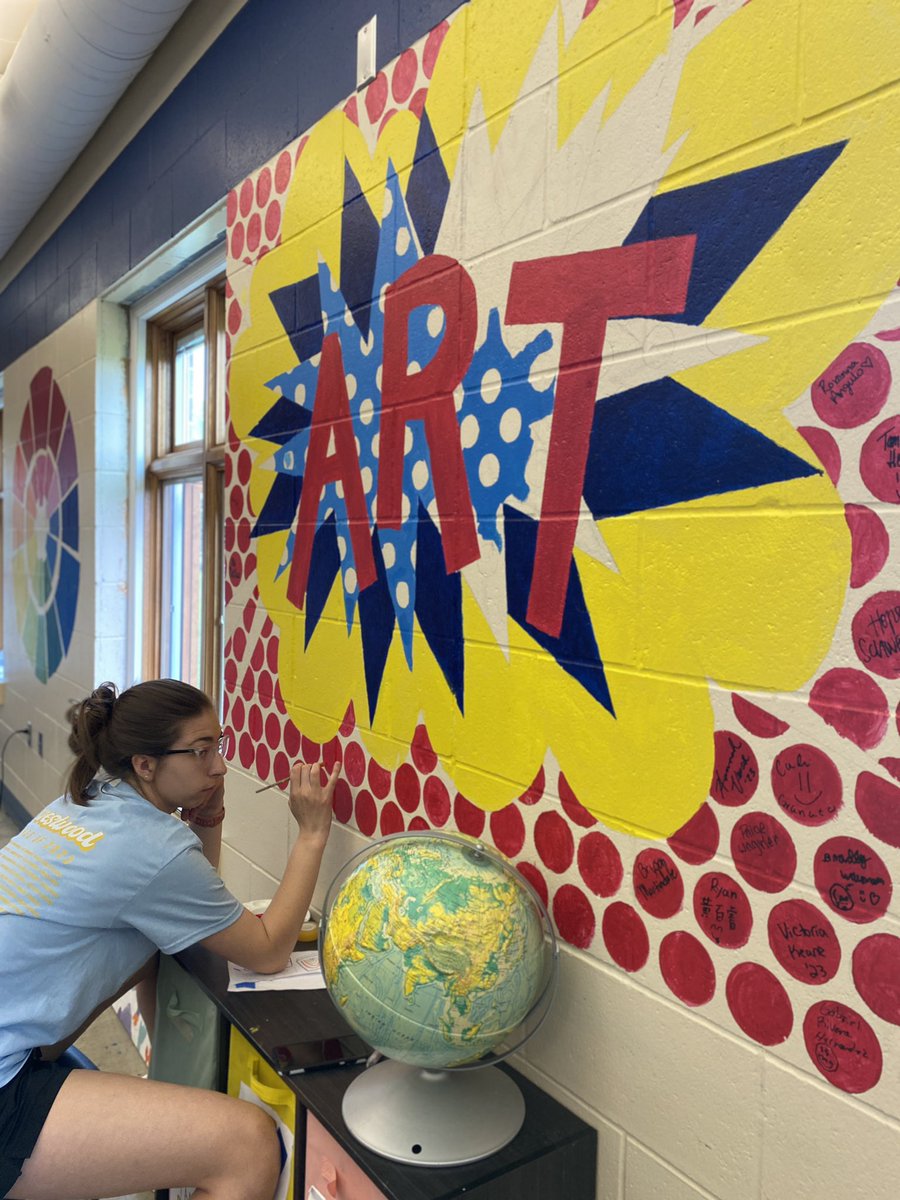 Abbie is finishing up this year’s senior mural. It really POPS if you ask me 🙂 Thankful for another great group of senior artists!