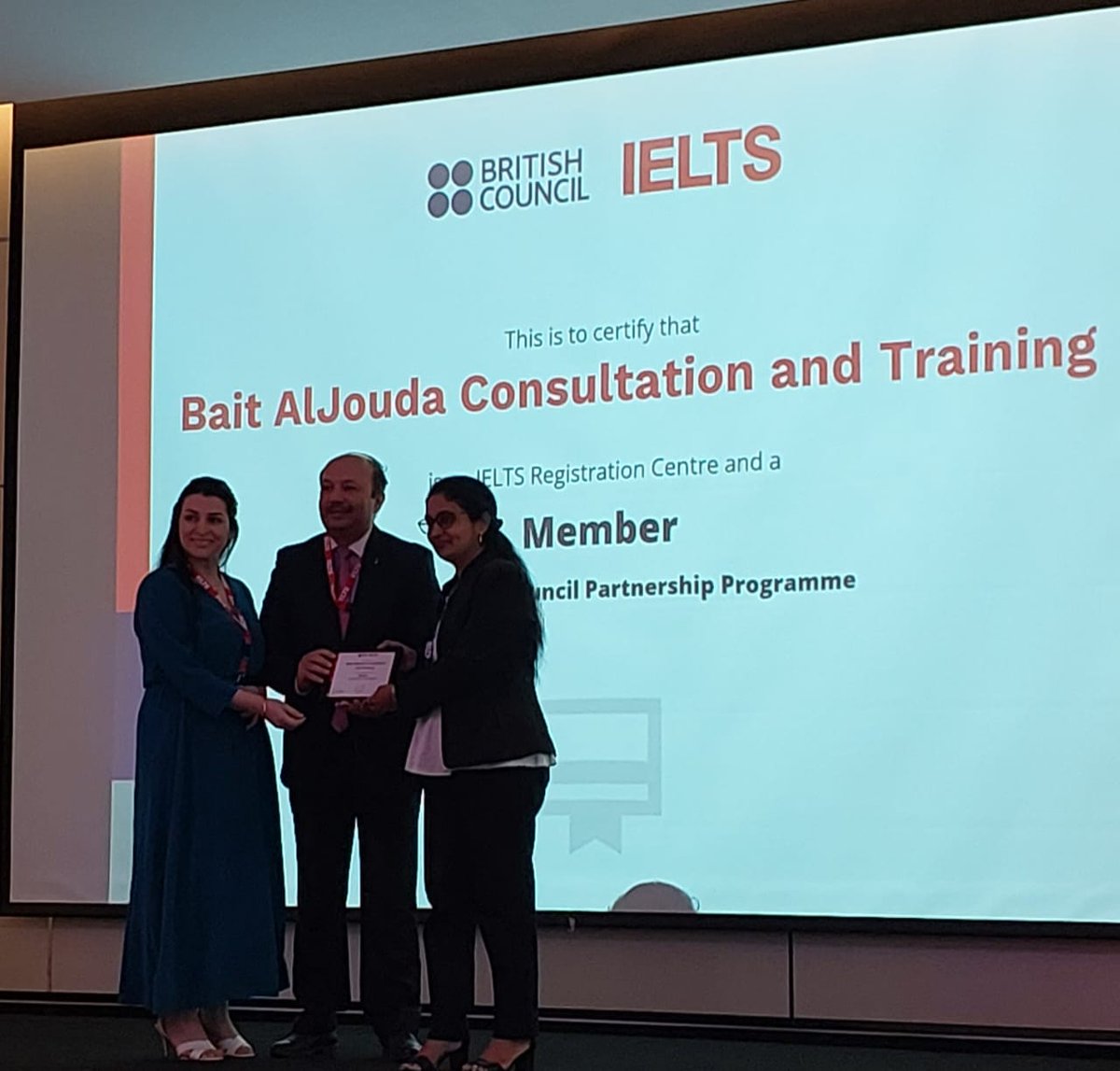 BACTtraining's tweet photo. شارك فريق بيت الجودة للاستشارات و التدريب في اجتماع الشراكة IELTS.
#International_English_Language_Testing_System.
صباح اليوم في فندق نخلة الجميرة بوصفه مركز تسجيل IELTS وعضو في برنامج شراكة مع مجلس الثقافة البريطاني. ❤️💐💐
#dubai #IELTS #team #bact https://t.co/4Y2dA2P3cC