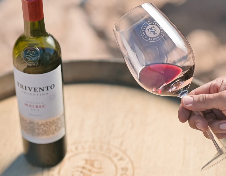 Bodega Trivento (@triventoarg) on Twitter photo Estamos entre las 12 bodegas con prácticas sostenibles destacadas por <a href="/VintnerProject/">The Vintner Project</a>.
Queremos invitarlos a descubrir nuestra historia y nuestra labor a través del artículo completo: vintnerproject.com/wine/12-wineri…
#DiscoverTrivento #Malbec #Mendoza #EmpresasB Estamos entre las 12 bodegas con prácticas sostenibles destacadas por <a href="/VintnerProject/">The Vintner Project</a>.
Queremos invitarlos a descubrir nuestra historia y nuestra labor a través del artículo completo: vintnerproject.com/wine/12-wineri…
#DiscoverTrivento #Malbec #Mendoza #EmpresasB
