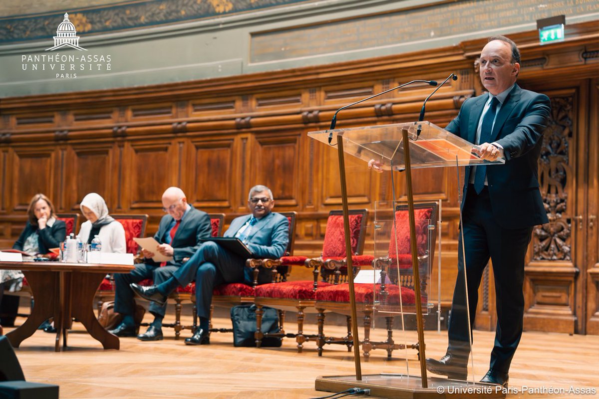AssasUniversite's tweet photo. Grand succès pour la 3e édition du symposium France #Singapore on #law and #business qui se déroule dans le grand Amphithéâtre de la #Sorbonne👏 🎉 en présence de @sbraconnier @E_DupondM @JulieCouturier_
#RetourEnImagesAssas ⤵️
#AssasUniv #GoAssas #AssasInternational #ConfAssas https://t.co/6oR3s5lwMk
