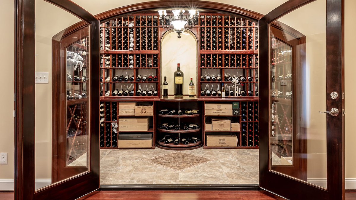 MichaelNash's tweet image. Looking to add a personal touch to your home? Michael Nash Design, Build &amp;amp; Homes can create custom features like a wine cellar or a home library! #CustomFeatures #DesignAndBuild #MichaelNashDesignBuildHomes