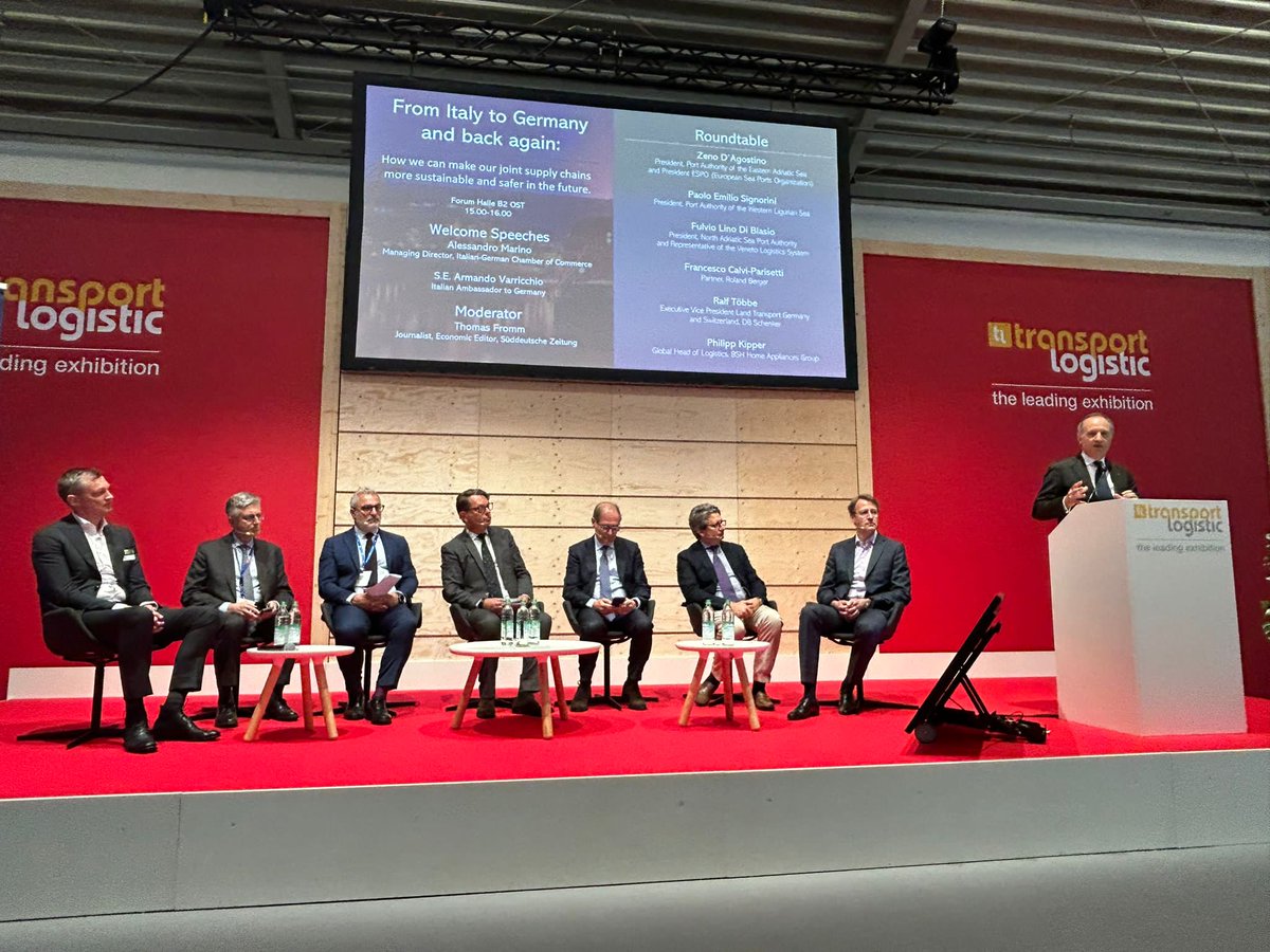 ItalyinGermany's tweet photo. Apertura della conf. “From Italy to Germany and back again: How we can make our joint supply chains more sustainable and safer in the future” organizzata da #ITALCAM. “Cooperazione tra 🇮🇹e🇩🇪 essenziale anche nel settore logistico per affrontare nuove sfide”
@ItalyMFA @mims_gov https://t.co/JZaq8xAgA1