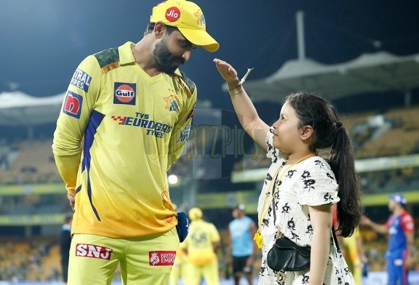 rahulmsd_91's tweet photo. WE LOVE YOU JADEJA

JADEJA FC, FOREVER 💛 https://t.co/h2lo0Te28O