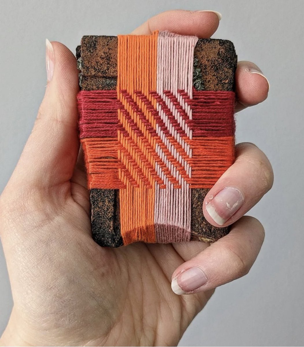 presentcorrect's tweet photo. Sarah Ward Poleszny weaves around found pieces of brick, tile &amp; slate. https://t.co/6tOOQGLUdo https://t.co/hmkFAYkDal