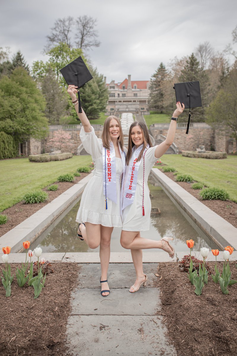 RedFlashVB's tweet image. Congratulations to Jeanie and Sydney! We look forward to seeing you graduate this weekend 🎓

🔴⚡️🏐
#GoRedFlash #RedFlashvb
