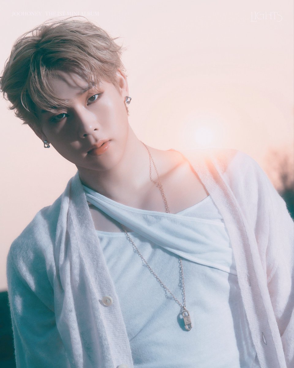 'LIGHTS' ✨

취향보정 #1

#주헌 #JOOHONEY #ジュホン #MONSTAX @OfficialMonstaX