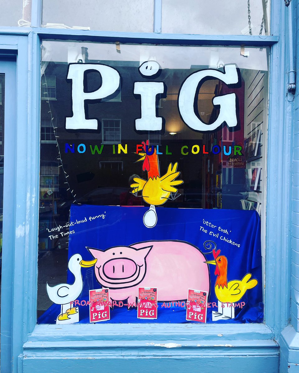 So, Pig’s window is ready to go to another bookshop. Please tell me if you would like him to come and visit. @scholasticuk @peachjamcloset