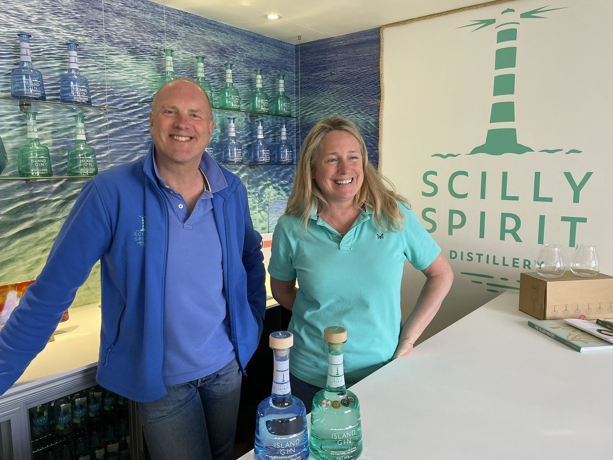 tevicornwall's tweet photo. Learning about water saving practices from #CSA nominee @scillyspirit 🍸 https://t.co/wBkc9ArxVY
