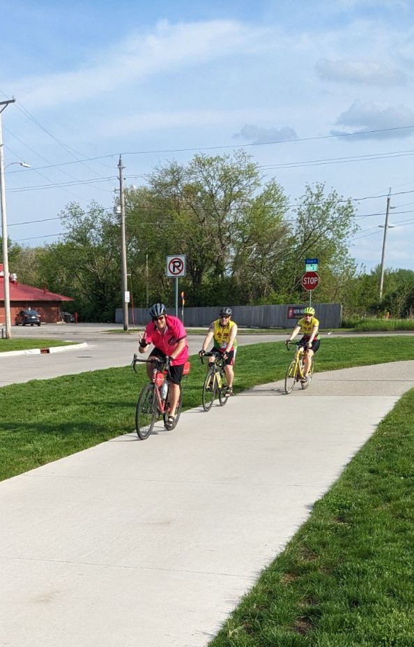TeamStrayIA's tweet photo. If your in Central Iowa, check out the Wednesday Cycling Adventure group on Facebook! Rides to different locations each week. @bikeiowa @ThirstyPigs @bellzisu @scottamatter https://t.co/w9FXypjTTx