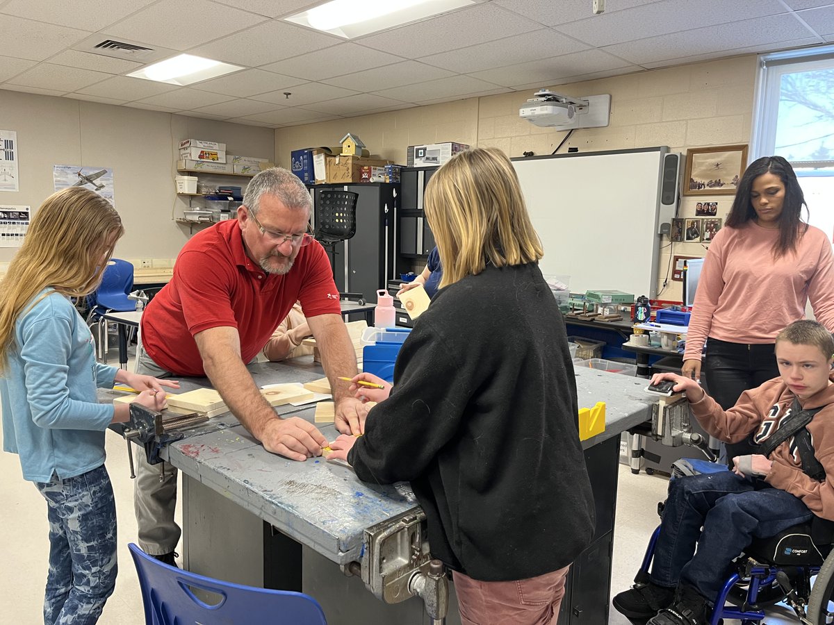 ShakerRegional's tweet photo. The BMS Life Skills Class built robin nest shelves/bird feeders with Mr. Wernig in STEM class. Students cut, sanded, nailed and helped hang them around Belmont Middle School https://t.co/waqeb4cNIw