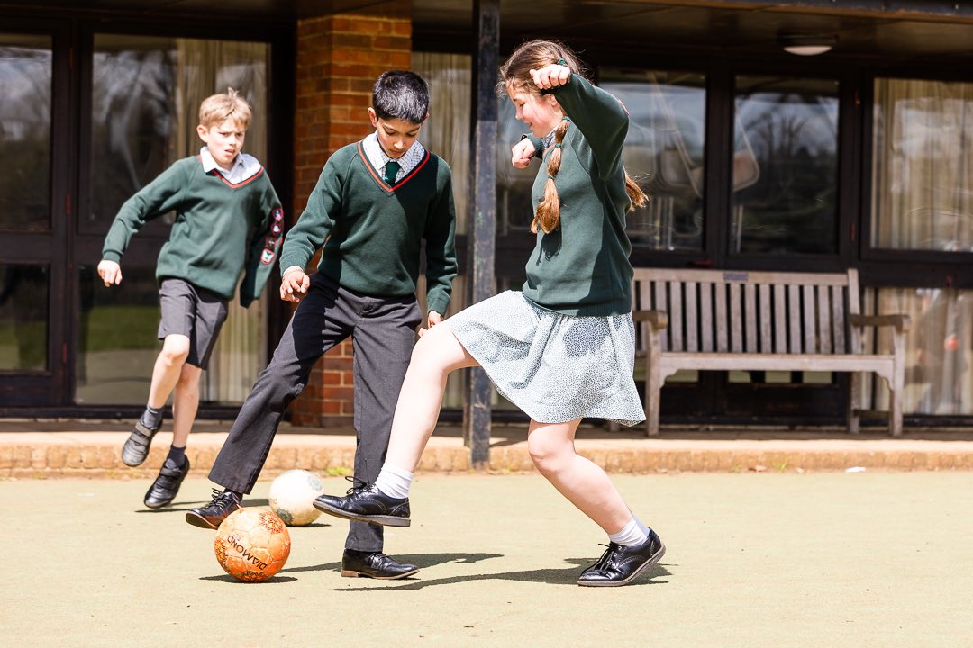 AldroSchool's tweet photo. Break times are a wonderful time for the boys and girls to enjoy the amazing Aldro grounds and catching up with each other.

#breaktimes #happiness #playtime #springjoy #lifeataldro #godalming #surreyprepschool https://t.co/09s6tdxAq7