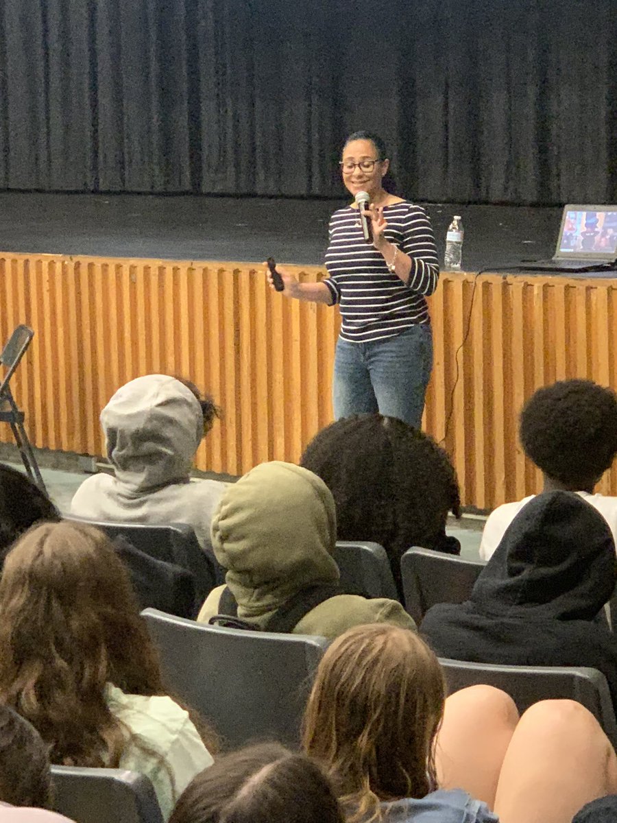 cloonanprincipl's tweet image. CMS welcomes @AngelaJoyBlog the author of Choose Brave. The book is about how Emmitt Till &amp;amp; Mamie Till-Mobley sparked the Civil Rights Movement. Our thanks to @janeaddamspeace &amp;amp; @100BMOSInc for copies of the book. @SPSSuper @StamAdvoSchools #SPSInspire ##SPSChallenge #cmsnews