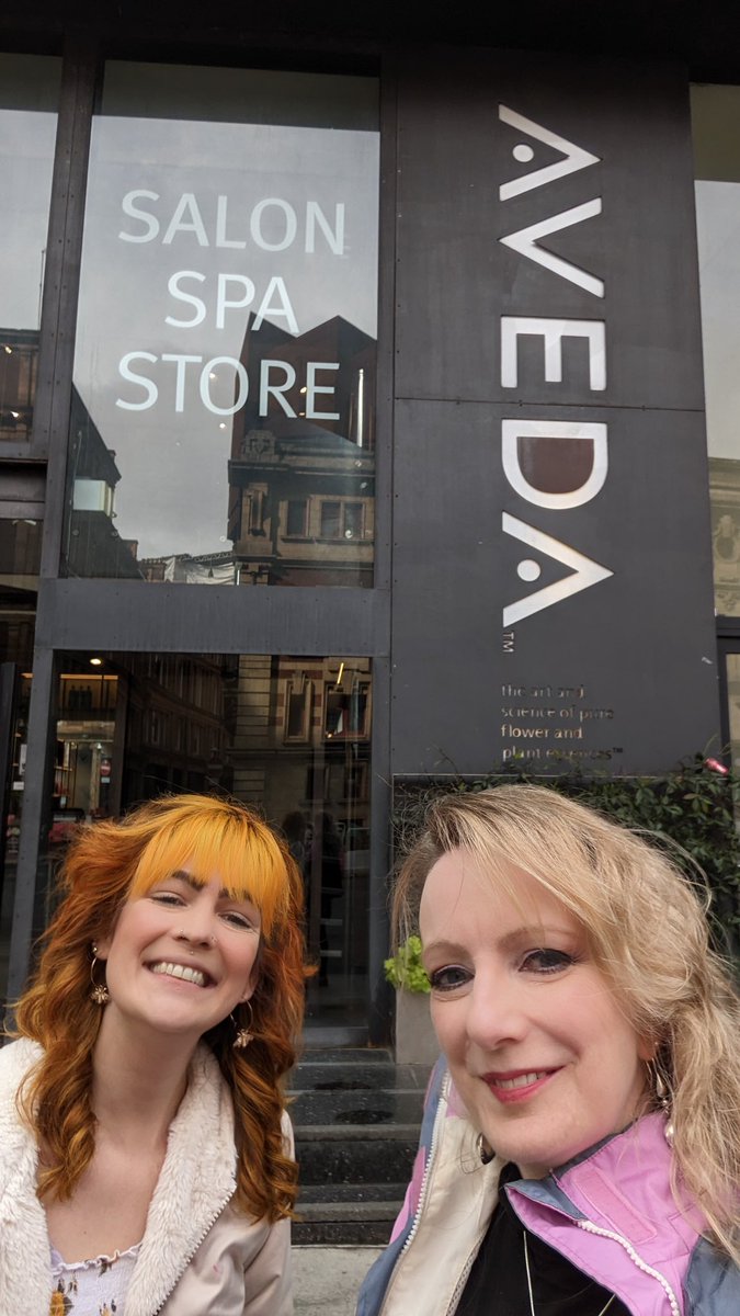 headmasters_ltd's tweet photo. What a fantastic day we had on Tuesday in London for @aveda #ColorCraft with our amazing educators Joe &amp; Dom.
Meet our model “Molly” who we carried out our #sakura blossom inspired creative vivid colours on. 🤩🌸
#CreativeColor #Aveda #AvedaColor #vegan #CrueltyFree #PinkHair https://t.co/hFrOEyP1AZ
