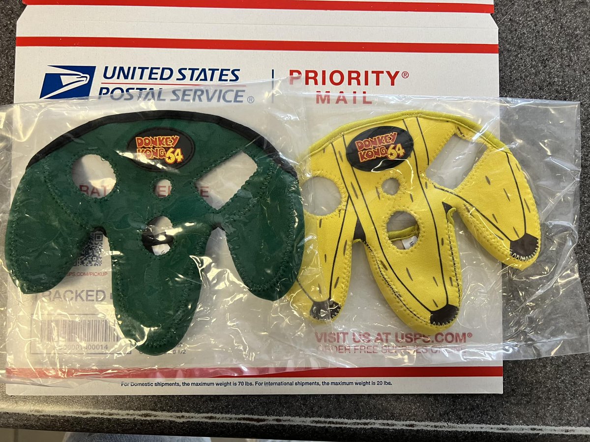 GregBruhl3's tweet image. Donkey Kong 64 Controller Sleeves
#DK64 
#N64 
#Nintendo64