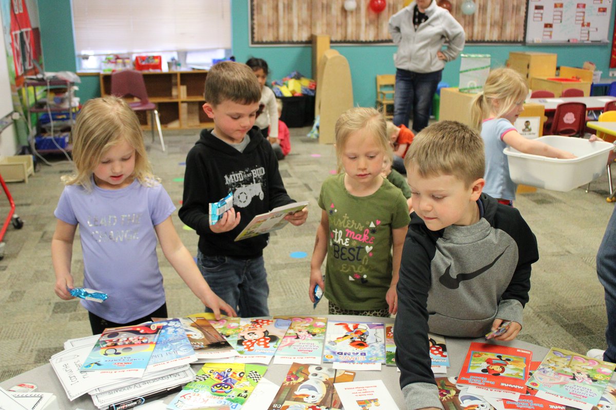 MprusaMarla's tweet photo. The Howells-Dodge FCCLA Chapter completed their "Books Are A Treat" project last week and gave a book to each student in Nursery School, Preschool, 1st Grade and 2nd Grade at Howells-Dodge Consolidated Schools in Howells. https://t.co/SaWURLzqSs