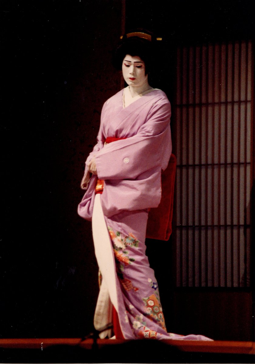 TakashiRIP1's tweet photo. 遺品整理で見つかった写真の第2弾！　舞台（確か『二時間座』だと思う）で女形を演じた際の写真です。年に1回、数回出演していたので他にも多くの写真がありました。順次公開していきますね。 https://t.co/Lm8ktCoKhX