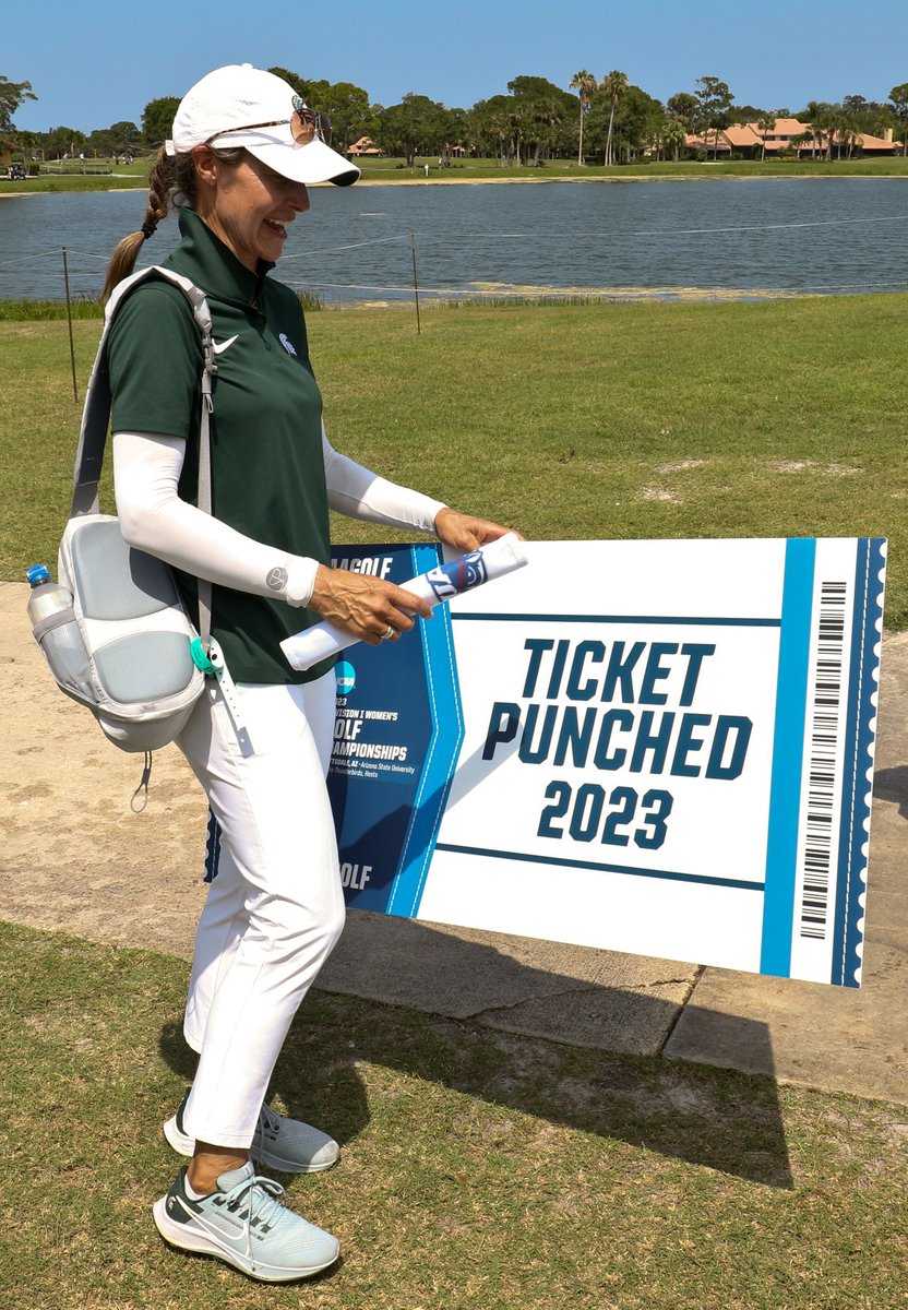MSU_WGolf's tweet photo. Coming in to work today like...

#GoGreen https://t.co/cickBIfJoU
