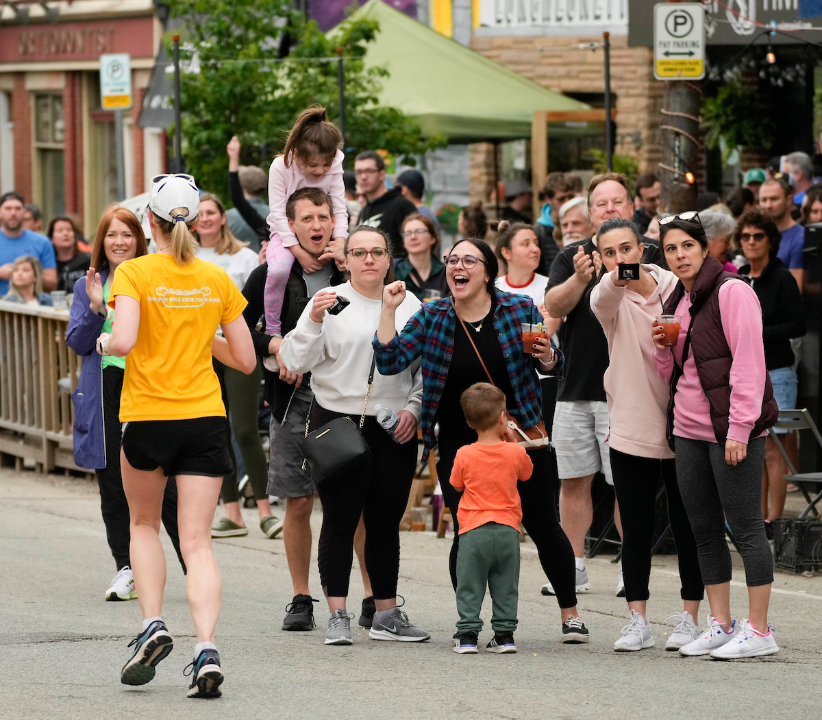 PGHMarathon's tweet photo. To the estimated 300,000 spectators who lined the streets of Pittsburgh this past weekend - THANK YOU! You made our MOVERS laugh, smile and feel inspired to keep going! #MOVEPIttsburgh https://t.co/z6g7P4esPA