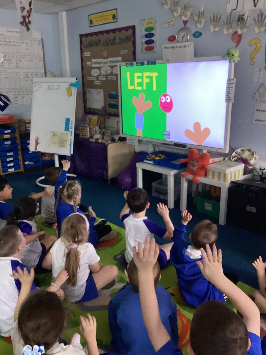 MGLWorld_Abby's tweet photo. @teresaoflisieux Year 1 classes explored beebots today. We discussed their algorithms and make simple codes to control our beebots. We also practiced our right and left. They loved it! #mglcomputing https://t.co/tKEUBo9LqC