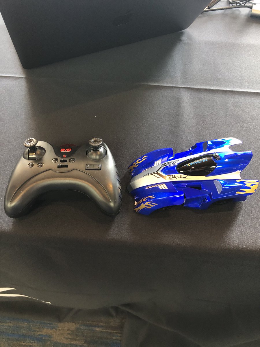 JarianGibson's tweet image. All set for #mycugc XL Great Lakes! Come stop by for a #Nutanix remote controlled car! Also have demos of #Citrix on NC2!
