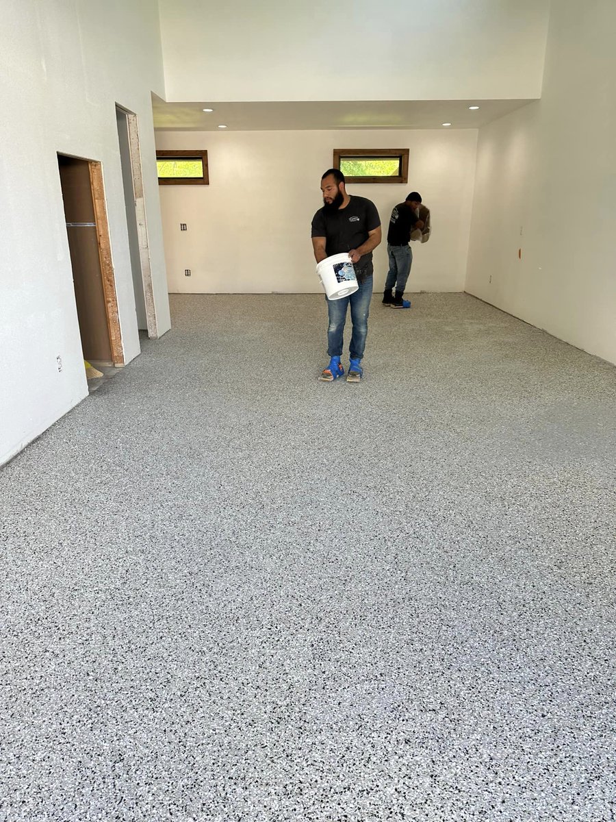 ControlGraffiti's tweet image. Check out this beautiful Vinyl Flake system our friends at Flipped Off ETX just completed in a barndeminium! Great job team!

#flooring #FlakeSystem #flakes #vinylflake #epoxy #epoxyflooring #epoxyresin #epoxyfloor #diy #flooringinstallation #flooringinstallation #rennovation