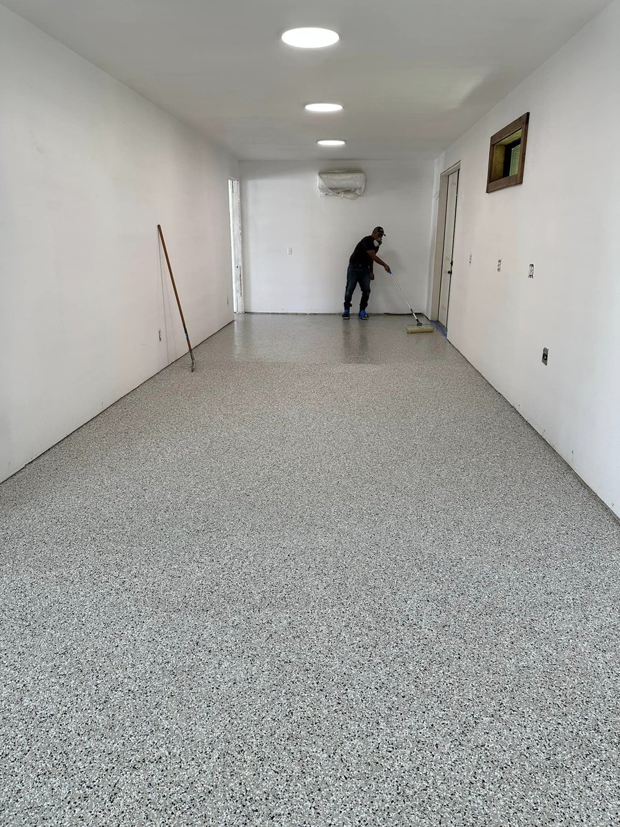 ControlGraffiti's tweet image. Check out this beautiful Vinyl Flake system our friends at Flipped Off ETX just completed in a barndeminium! Great job team!

#flooring #FlakeSystem #flakes #vinylflake #epoxy #epoxyflooring #epoxyresin #epoxyfloor #diy #flooringinstallation #flooringinstallation #rennovation