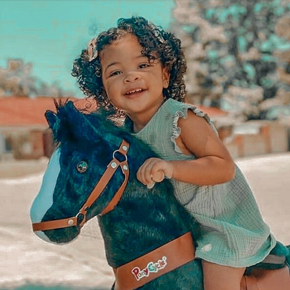 ᅟᅟ

 📸:  𝗕𝗲𝗥𝗲𝗮𝗹   /   ELLABENNETT

  “ Passar  tempo  de  qualidade  com  meus  bebês  (  Bless  se  recusa  a  posar  para  uma  foto )  é  a  coisa  mais  gostosa  desse  mundo  . . . ”

ᅟᅟ