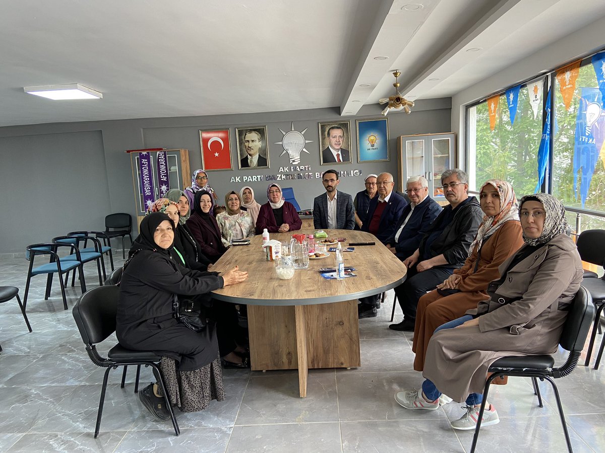 Av_FerdaErturk's tweet photo. 📍 Dazkırı

Dazkırı İlçe Başkanımız Ramazan Bayazit, İlçe Kadın Kolları Başkanımız Azize Çal ve teşkilat mensuplarımızla bir araya geldik. 

14 Mayıs seçimlerini değerlendirerek, ilçe teşkilatımızın çalışmaları ile ilgili bilgi aldık.

#yenidenzafere #dogrusuakparti #TürkiyeYüzyılı
