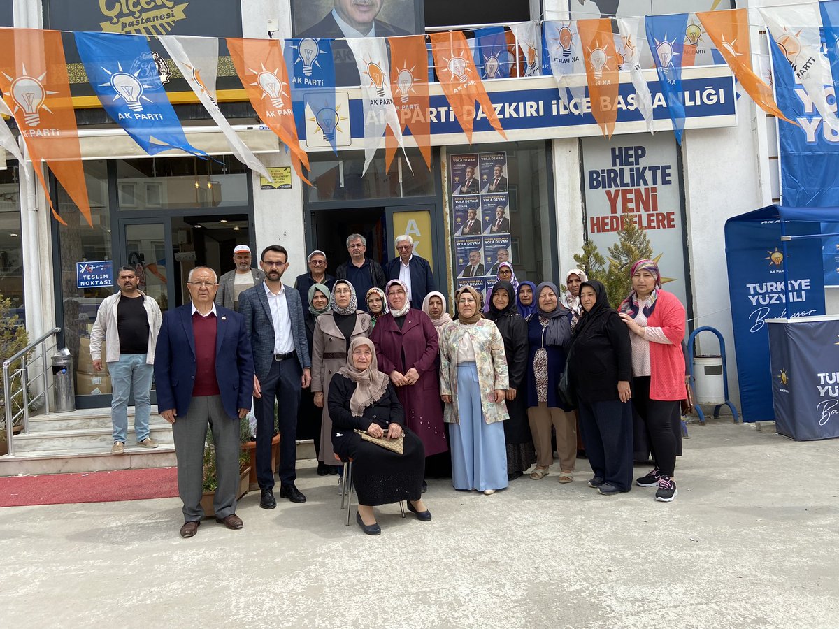Av_FerdaErturk's tweet photo. 📍 Dazkırı

Dazkırı İlçe Başkanımız Ramazan Bayazit, İlçe Kadın Kolları Başkanımız Azize Çal ve teşkilat mensuplarımızla bir araya geldik. 

14 Mayıs seçimlerini değerlendirerek, ilçe teşkilatımızın çalışmaları ile ilgili bilgi aldık.

#yenidenzafere #dogrusuakparti #TürkiyeYüzyılı