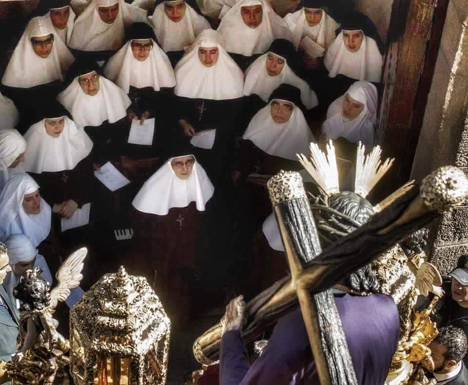 “No hay nadie que viva sin Cruz y el que huya de una, encontrará otra mayor". – Santa Ángela de la Cruz

Nos unimos a la campaña que pide el premio #PrincesaAsturiasHermanasCruz por su labor y entrega a los más necesitados.