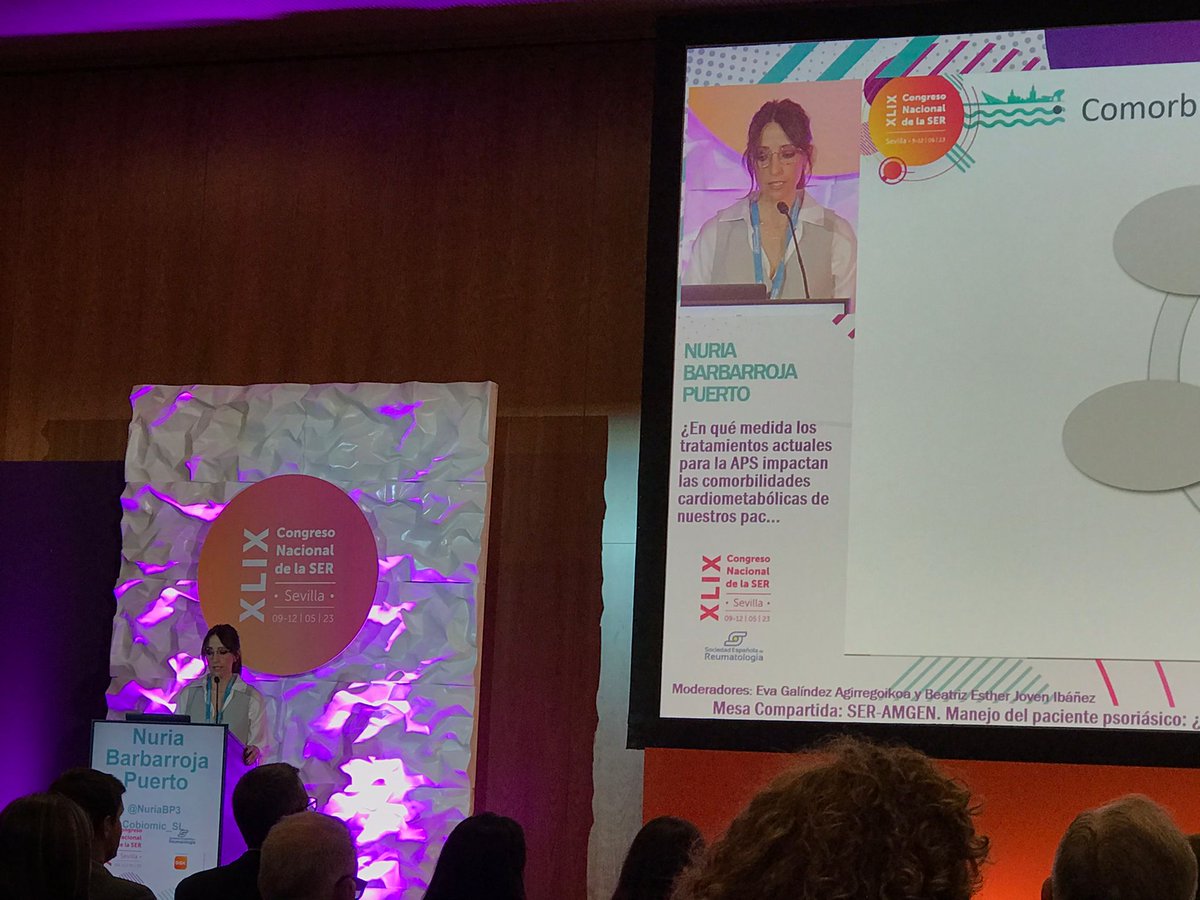 ReumaHURS's tweet photo. La Dra. Nuria Barbarroja presenta "¿En qué medida los tratamientos actuales para la APs impactan las comorbilidades cardiometabólicas de nuestros pacientes?" en el XLIX Congreso Nacional de la SER #SER2023 @SEReumatologia @IMIBIC @HUReinaSofia https://t.co/g17HRNjlPF
