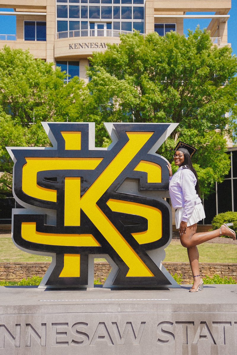 ayoadekemii's tweet image. proud of all my b.s👩🏾‍🎓 #techbae #alumna