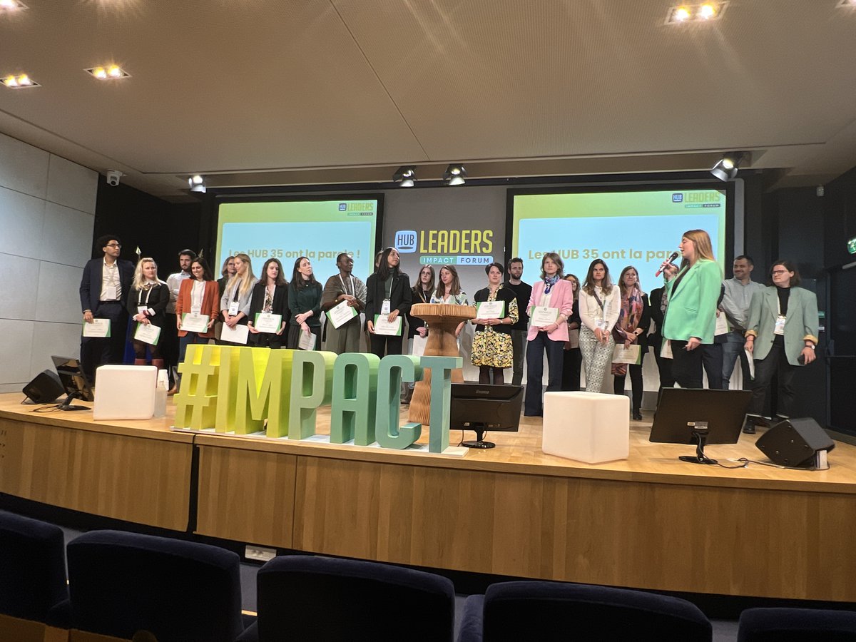 HUBInstitute's tweet image. 🏆 Récompensons les #leaders engagés !
Le palmarès HUB35 Sustainable 🌱 félicite les 35 jeunes talents (de - de 35 ans !) ayant développé des projets à #impactpositif dans leur entreprise.
Parmi eux :
👏 Cédric Laroyenne (@Cedric_Lryn), Directeur de l&apos;Engagement - Délégué Général…