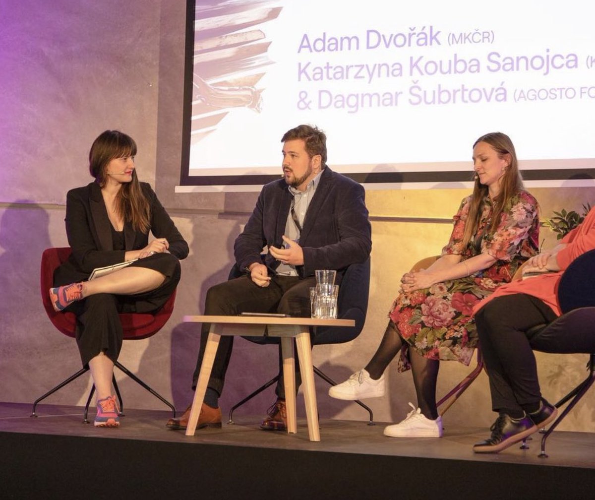 Pavlina_speaks's tweet photo. Díky #zlindesignweek za možnost být součástí debat o tom, jak posunout kreativní průmysly v Česku dopředu. A těším se mimo jiné na výsledky mapování od @MinKultury nebo #kreativnipraha https://t.co/HrdXyyfIg9