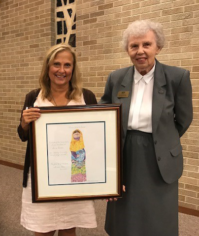 Do you know a woman in SE Wisconsin who positively impacts and enriches the lives of people in need? You have 2 weeks left to nominate her for our Woman of Faith award: sistersofthedivinesavior.org/woman-of-faith/

Pictured: Sister Jean Schafer and our 2022 Woman of Faith, Anne Haines