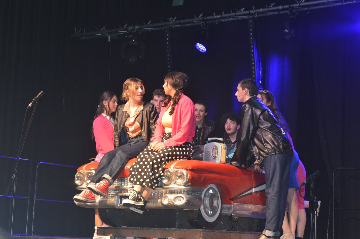 CDaibheid's tweet photo. Dhá oíche den scoth i Halla na Cathrach ag ceoldráma na hIdirbhliana, Grease. Comhghairdeas arís as taispeántas den scoth! 🔥💯 Maith sibh a dhaltaí #Dochreidte 🎬👏🏼🎫 @CorkETB @DenisLeamy @corkcitycouncil @GaelTaca @Gaeloid @CorksRedFM @corkbeo 

https://t.co/gyZc9hgUU7 https://t.co/U0P8w0Wbaa