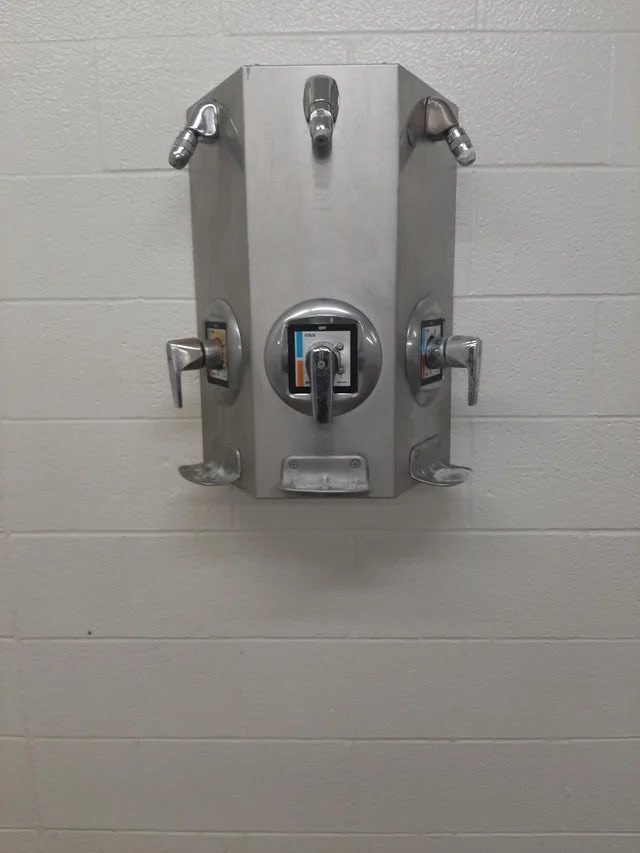 Tightywhitieluv's tweet photo. We had Bradley poles in middle/high school. Curious if anyone ever used this set up and what it was like? Seems like an interesting and upclose experience 😂

#openshowers #communalshowers #lockerroom #menslockerroom https://t.co/9DU6aMZdRT