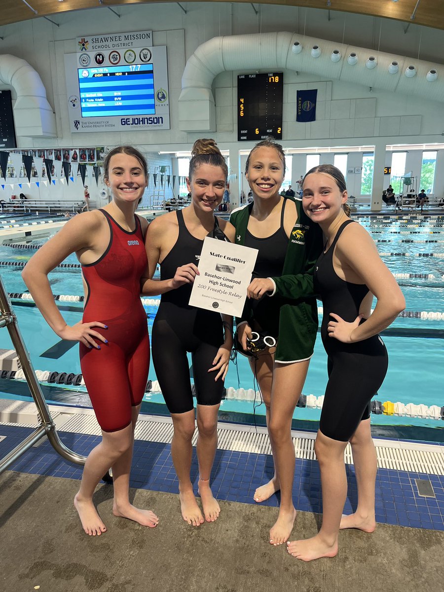 Congratulations to our 200 FR Relay on their state qualifying time last night!  Good luck at State next week!