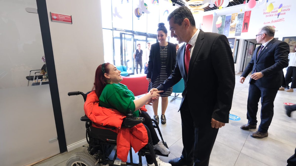 BK_Kirklareli's tweet photo. Engelliler Haftası sebebiyle Kırklareli Engelsiz Hayat Eğitim,Kültür Spor Kulübü Derneği’nin okulumuzda açtığı sergiyi ziyaret eden Valimiz Sn Birol Ekici’ye desteklerinden dolayı teşekkür ederiz. https://t.co/eOqp1isZoH