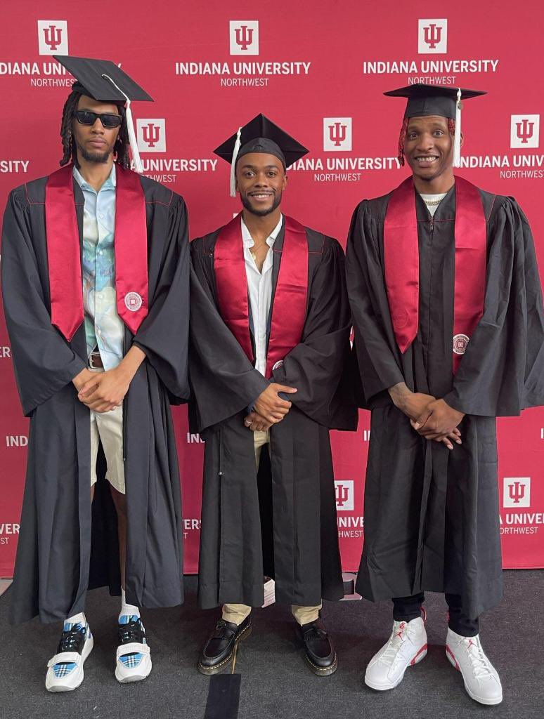 heridia_javier's tweet photo. They came, they hooped, they conquered. Congrats Jimmie, Tyler, Jared!
#IUNGrad23 #seeredhawks https://t.co/BxFeJhdHF1
